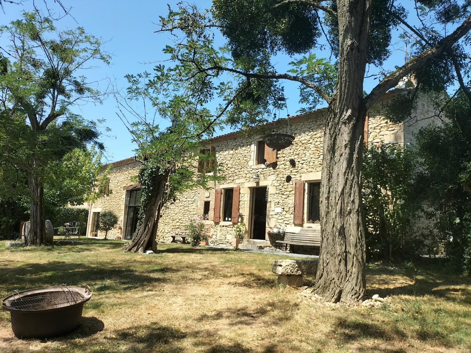 Chambres 2 Personnes Dans Notre Maison Girondine Saint-Martin-de-Lerm Exterior foto